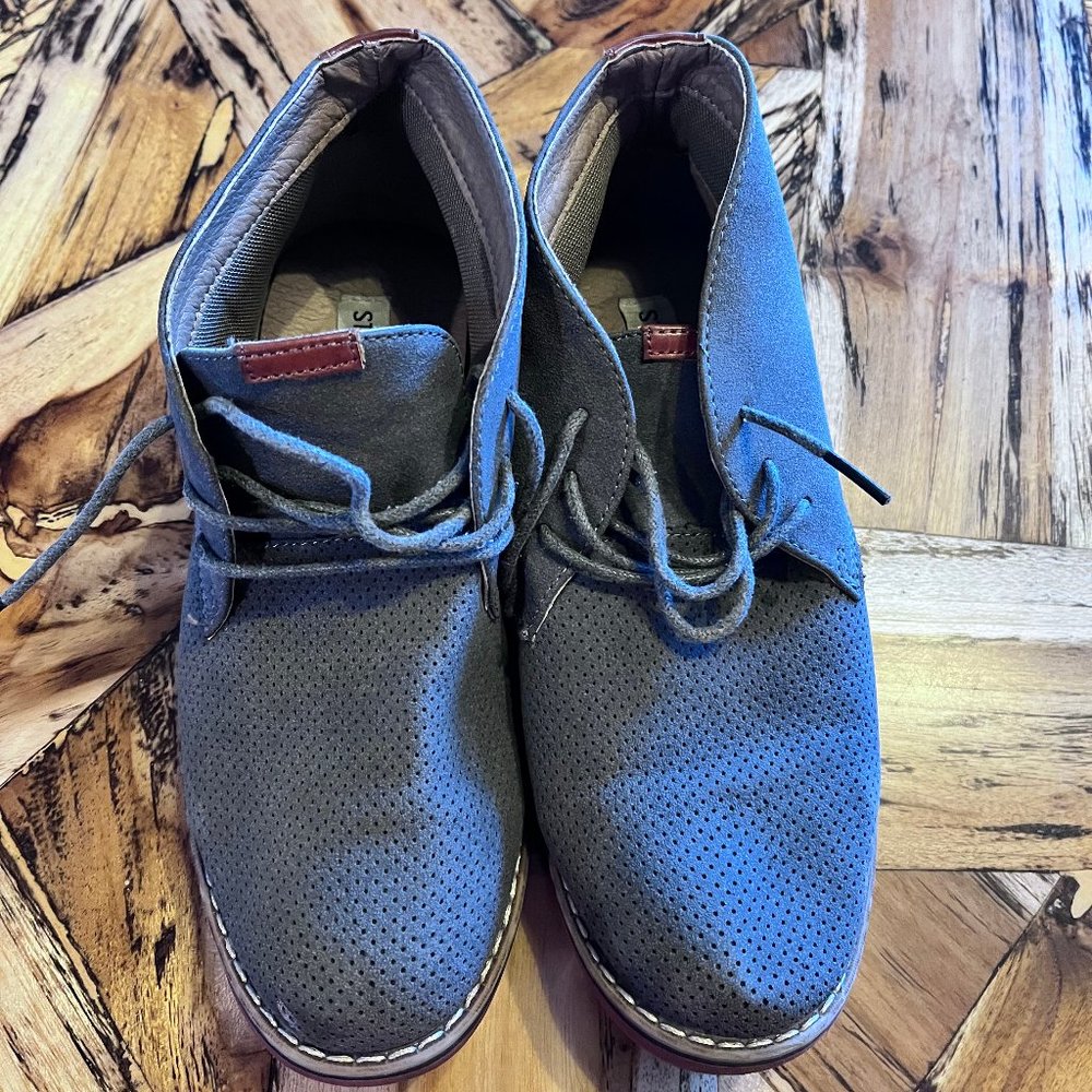 Steve Madden gray boy Dress shoes Size 4